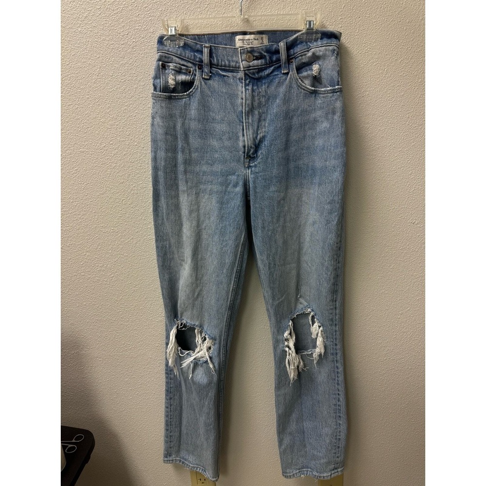 Abercrombie Fitch Women 90s Straight Ultra High Rise Ripped Jeans Light Wash